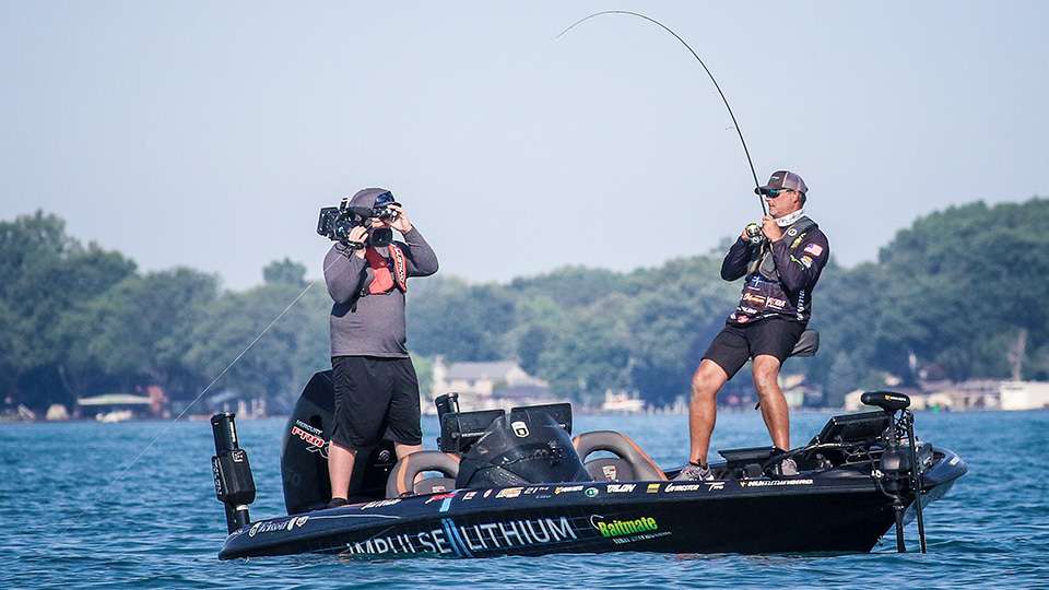 Check out a wild semifinal Saturday for Bill Weidler at the YETI Bassmaster Elite at Lake St. Clair, where the Alabama angler caught more than 21 pounds of smallmouth. 