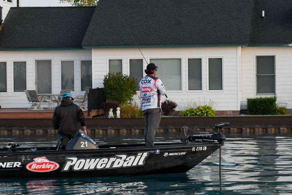 Follow John Cox early on Day 3 of the YETI Bassmaster Elite at Lake St. Clair as he is still formulating a plan to maintain the lead.