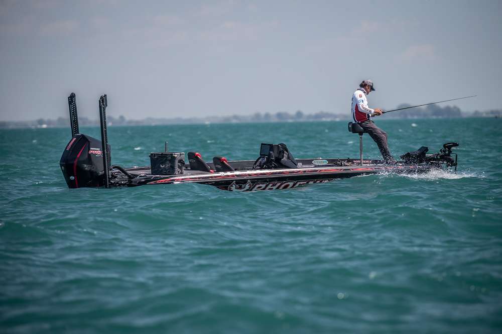 Take a look at Elite Series pro Gary Clouse as he takes on Day 2 of the YETI Bassmaster Elite at Lake St. Clair.