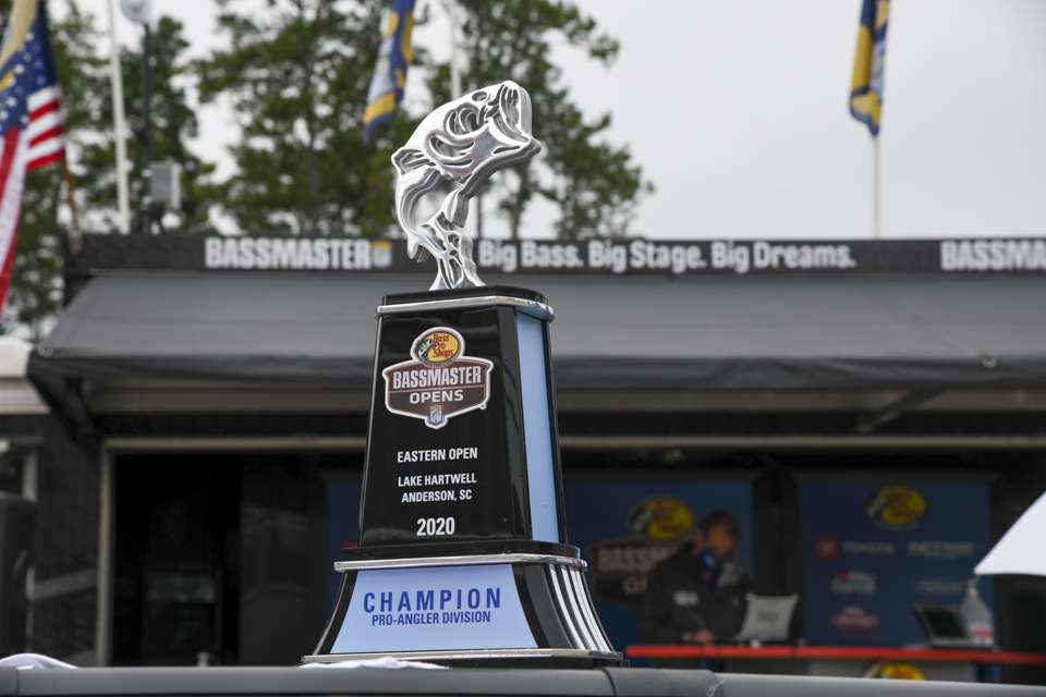 Take a look at the Championship Friday weigh-in at the 2020 Basspro.com Bassmaster Eastern Open at Lake Hartwell. 