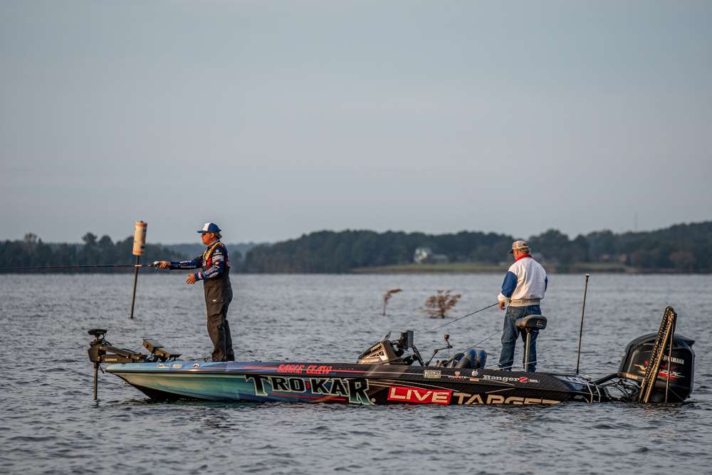 See how Scott Martin fared early during Day 2 of the Basspro.com Bassmaster Eastern Open at Lake Hartwell.