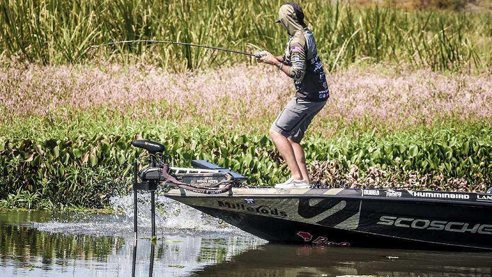 <b>Carl Jocumsen (2nd; 64-2)</b><br>

A midday and on punch session were ideal for Carl Jocumsen to capitalize on his bass using the cover of heavy vegetation to ambush baitfish. <strong><a href=