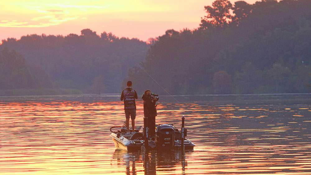 Head out early with Day 1 Leader Carl Jocumsen as he tackles Day 2 of the 2020 Bassmaster Elite Series at Santee Cooper brought to you by the United States Marine Corps!
