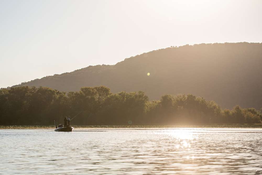 Follow along with Wes Logan early on Day 3 of the 2020 NOCO Bassmaster Elite at Lake Guntersville!