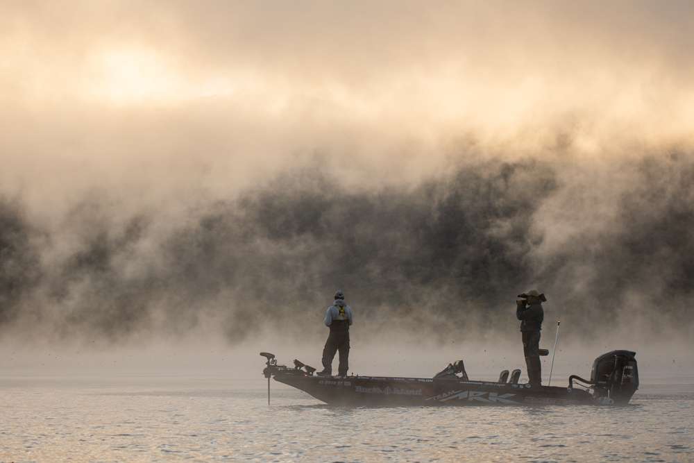 Follow along with Wes Logan on the final day of the 2020 NOCO Bassmaster Elite at Lake Guntersville.