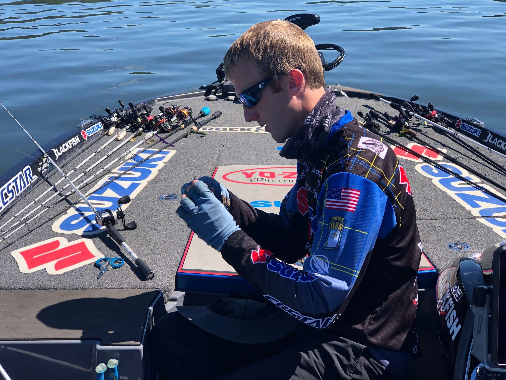 After making two small culls, Brandon Card is making a couple of bait adjustments in an effort to land a big bite. Card, fishing his 9th season on the Bassmaster Elite Series has spent the majority of his day in one area, a long flat in which the bass are moving about. Card has caught the majority of his fish here and seems content with riding this spot to the end where heâs one big bite away from punching his ticket to Championship Saturday.