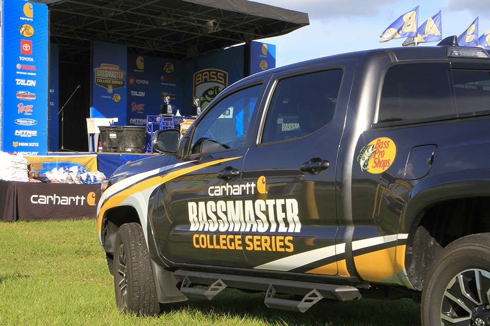 The 2020 Carhartt Bassmaster College National Championship presented by Bass Pro Shops was kicked off by the sponsor welcome followed by a briefing.