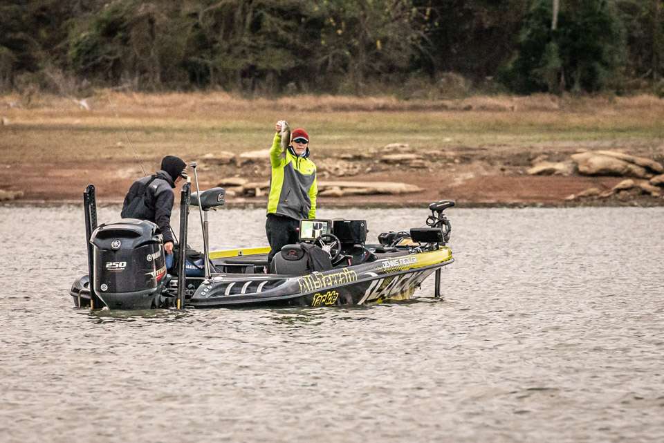 See how pro Denny Fiedler fared early on Day 2 at the Basspro.com Bassmaster Eastern Open at Cherokee Lake.