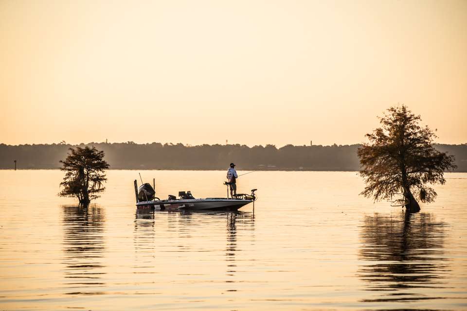Follow along with Robbie Latuso and Brock Mosley as they search for giant bass at the 2020 Bassmaster Elite at Santee Cooper Lakes.