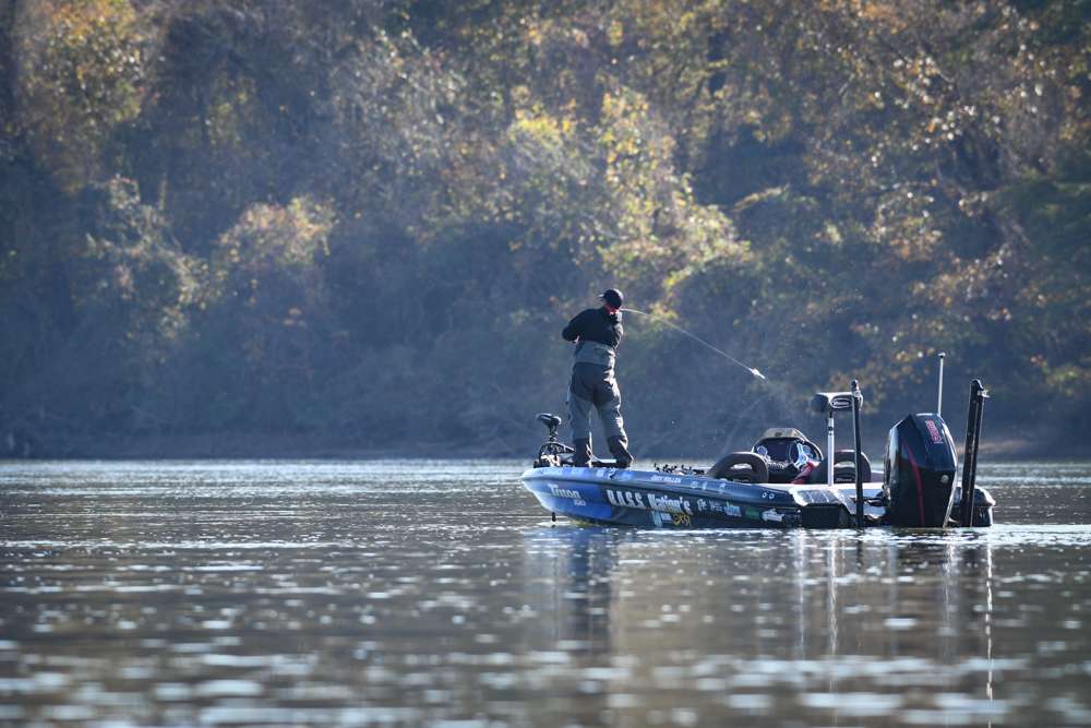 Defending Champ Cody Hollen has two fish in the live-well early on the final day. Cody is trying to finish out his limit.