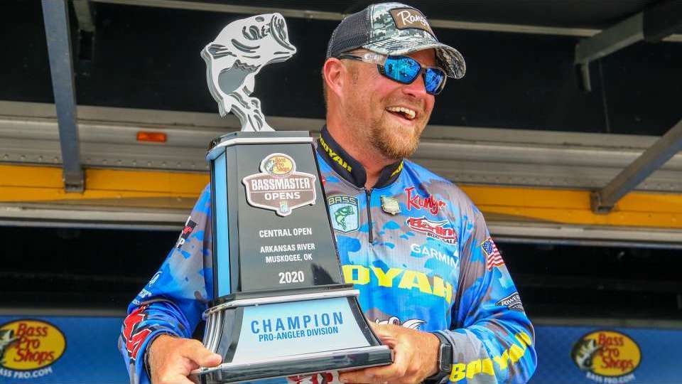 Oklahoman Chris Jones stuck with what he knows best. That was swimming a jig, and doing it in the Kerr pool of the river. Soft plastics for power fishing along the shorelines, and swim jigs for deeper fish, were universal choices of the Top 12. 
