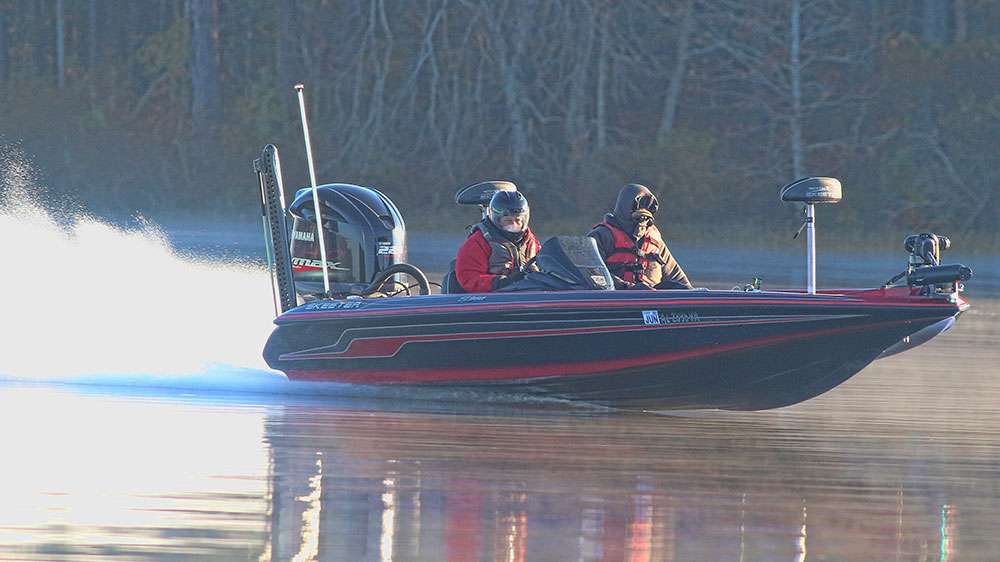 Check in with Clint Miller as he takes on the final morning of the 2020 Basspro.com Bassmaster Eastern Open at Lay Lake!