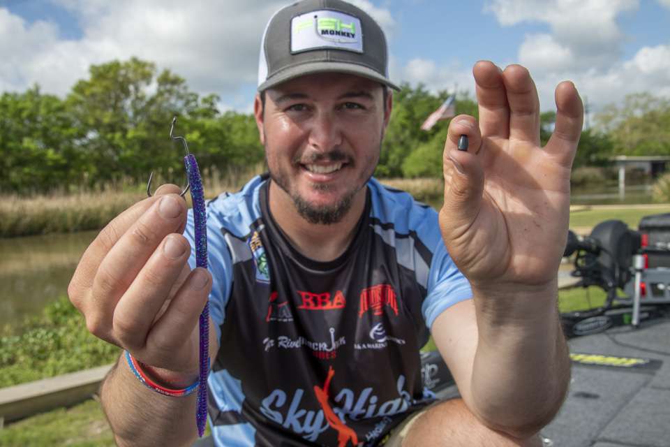 Keeping with worms, he then pulls out a NetBait T-Mac Straight Tail Worm.<br><br> âItâs the same setup,â the angler said. âYou can throw it anywhere, and itâs simple. Itâs a real good reaction bait. Itâs a little slower. This is what I began with.â