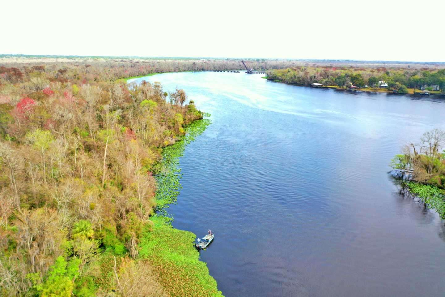 In the background, the St. Johns River meanders toward Palatka. 
