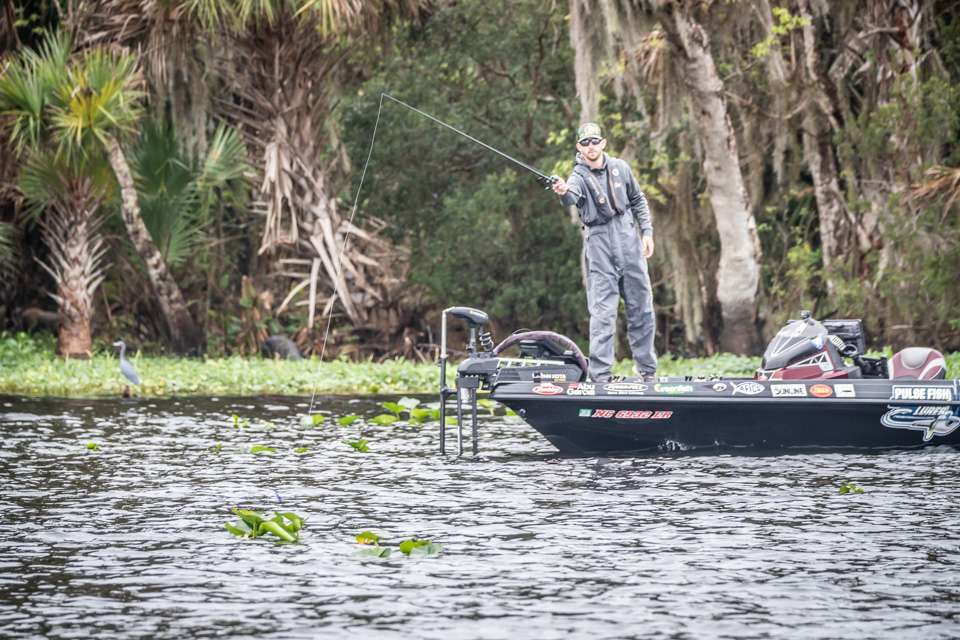 <b>Bryan New (1st; 79-7)</b><br>
Bryan New fished a crankbait over bars, and a Texas-rigged stick worm around isolated lily pads. âOn an isolated target, itâs easier to pick out where the fish are sitting, and they have more light penetration,â said New, of the spawning fish he targeted. 
