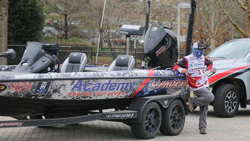 Check out the Championship Sunday weigh-in at the Guaranteed Rate Bassmaster Elite at Tennessee River. 