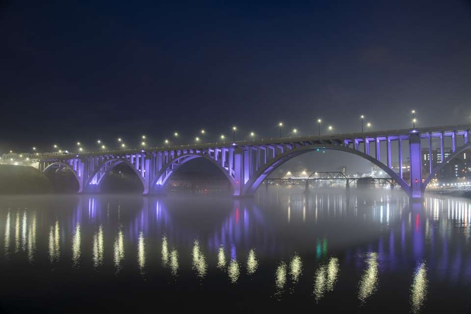 See the fog that briefly held up the final morning of the 2021 Guaranteed Rate Bassmaster Elite at Tennessee River.