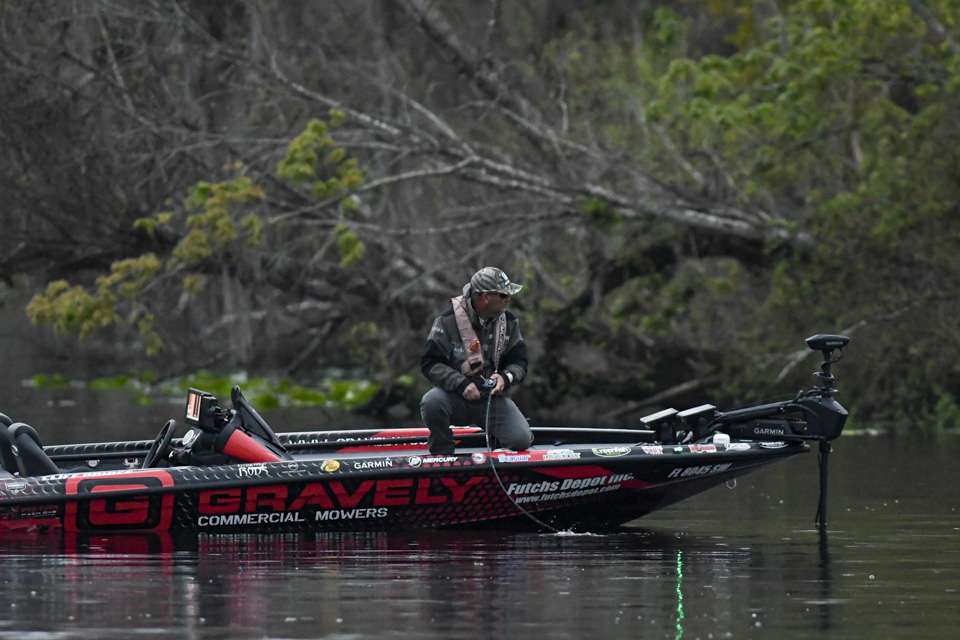 Take a look at Bassmaster Elite Series pro and Florida native Cliff Prince as he tackles Championship Sunday at the AFTCO Bassmaster Elite at St. Johns River. 