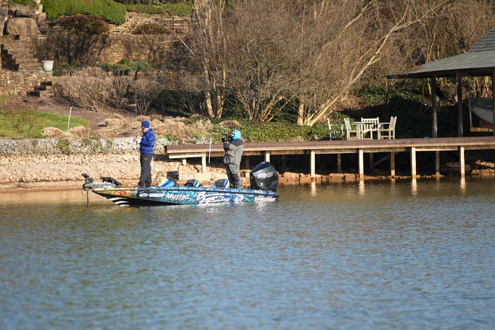 It was slim pickings for the most of the Elites in the Fort Loudoun area of the Tennessee River early Day 1.