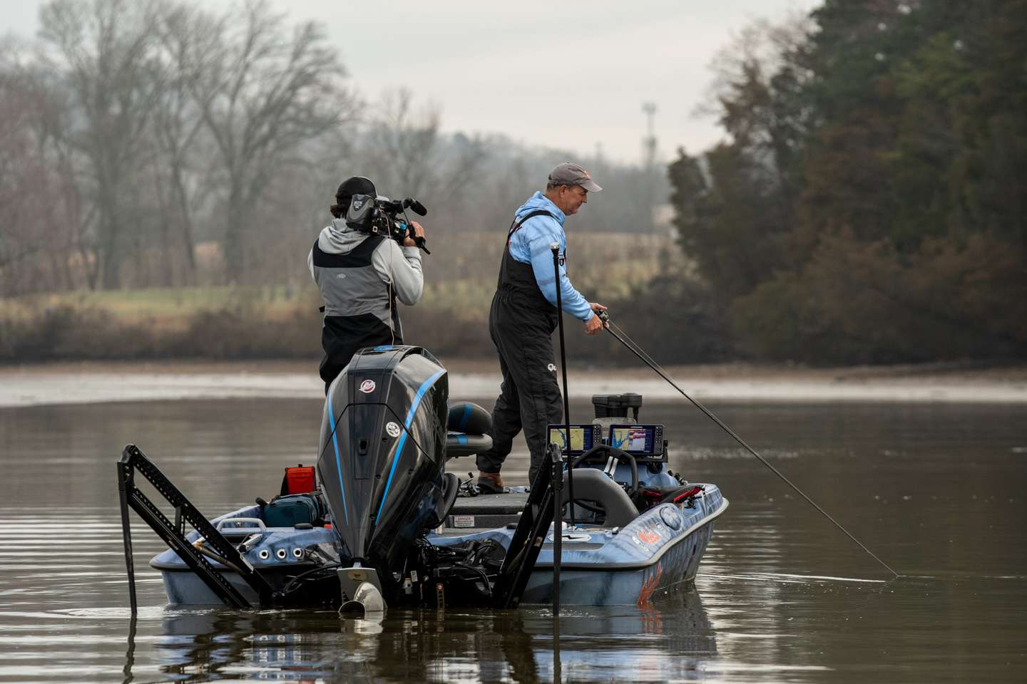 Take a look as Elite Series pros Steve Kennedy and John Cox battle it out on Championship Sunday at the Guaranteed Rate Bassmaster Elite at Tennessee River. 