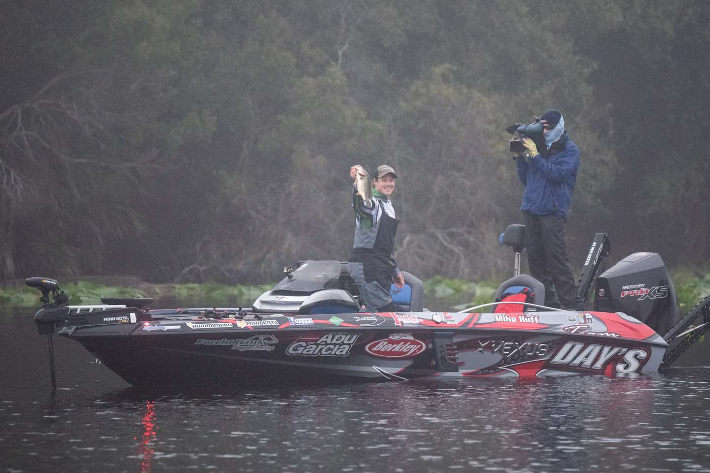 Semi-final Saturday at the 2021 AFTCO Bassmaster Elite at St. Johns River with Mike Huff.
