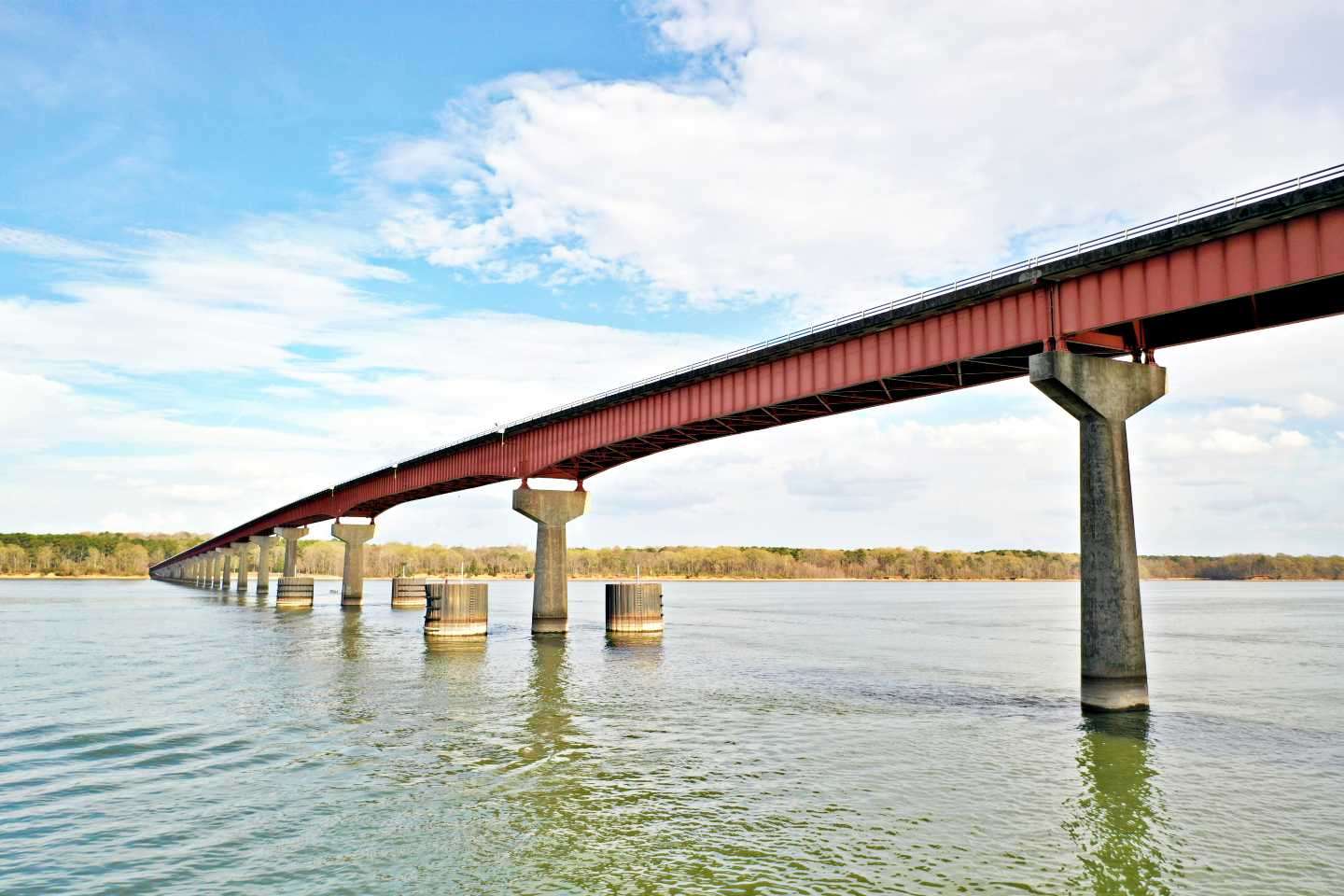 Allen said either side of the Natchez Trace bridge supports hydrilla, and ideal spawning habitat. Itâs like all of the best variety of habitat for springtime fishing is located here. 
