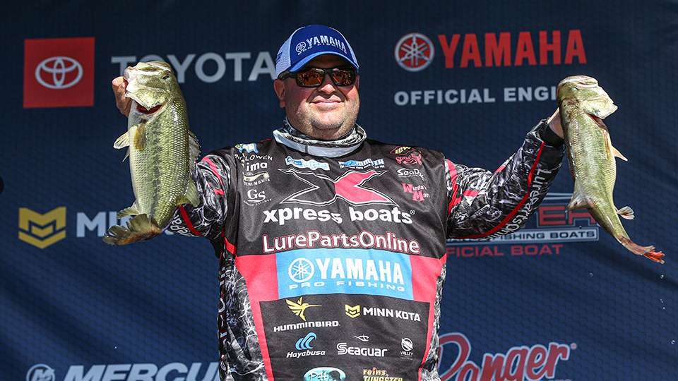 Two largemouth around 5 pounds in a bag of 23-3 helped river specialist Bill Lowen stand second on Day 1. Lowen made the right adjustments to relocate bass, which had moved with the rising waters. Figuring out where and how to land them was the trick, and Lowen excelled. 