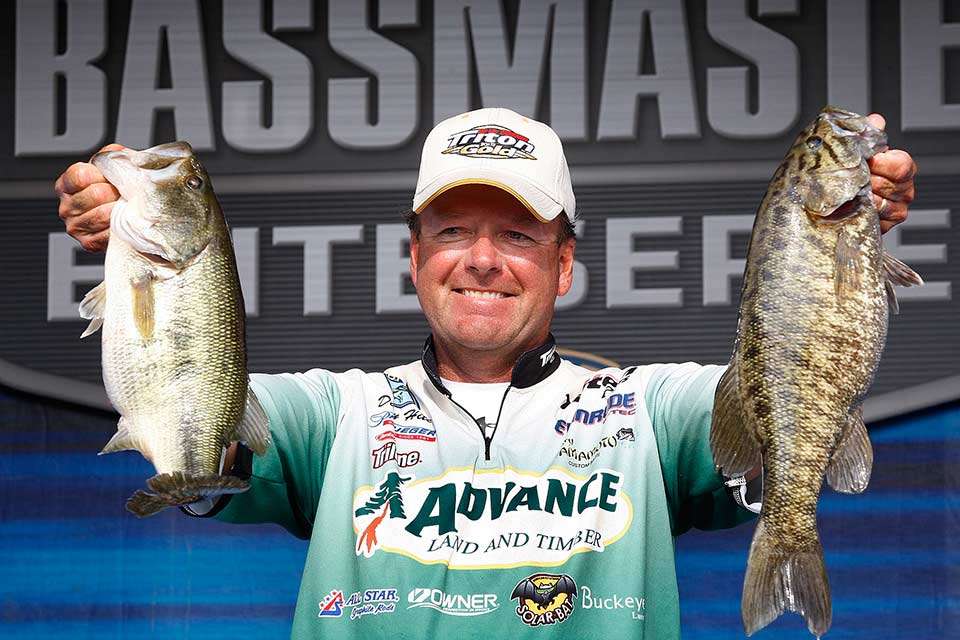 In the most recent Elite event on Pickwick, Bassmaster TVâs Davy Hite mixed a handful of smallmouth in his bags as he plied the tailwaters for 84-9 to win his eighth and final B.A.S.S. title. The year before, Kevin Short won the Elite there with 75-1, catching two 6-pound largemouth on the final day. In 1998, Mark Menendez, who is in this yearâs field, won the Alabama Top 100 with 60-3.
