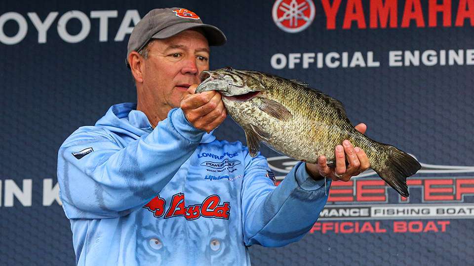 Fishing the tailrace region, Steve Kennedy was in contention for a fourth Elite title. The veteran was consistent with bags of 18-11, 20-9 and 17-9 to go into the final day in 10th, 5-13 out of the lead. He caught this 6-4 smallmouth in his 20-7 bag that landed him fourth with 77-4 and a $25,000 check.