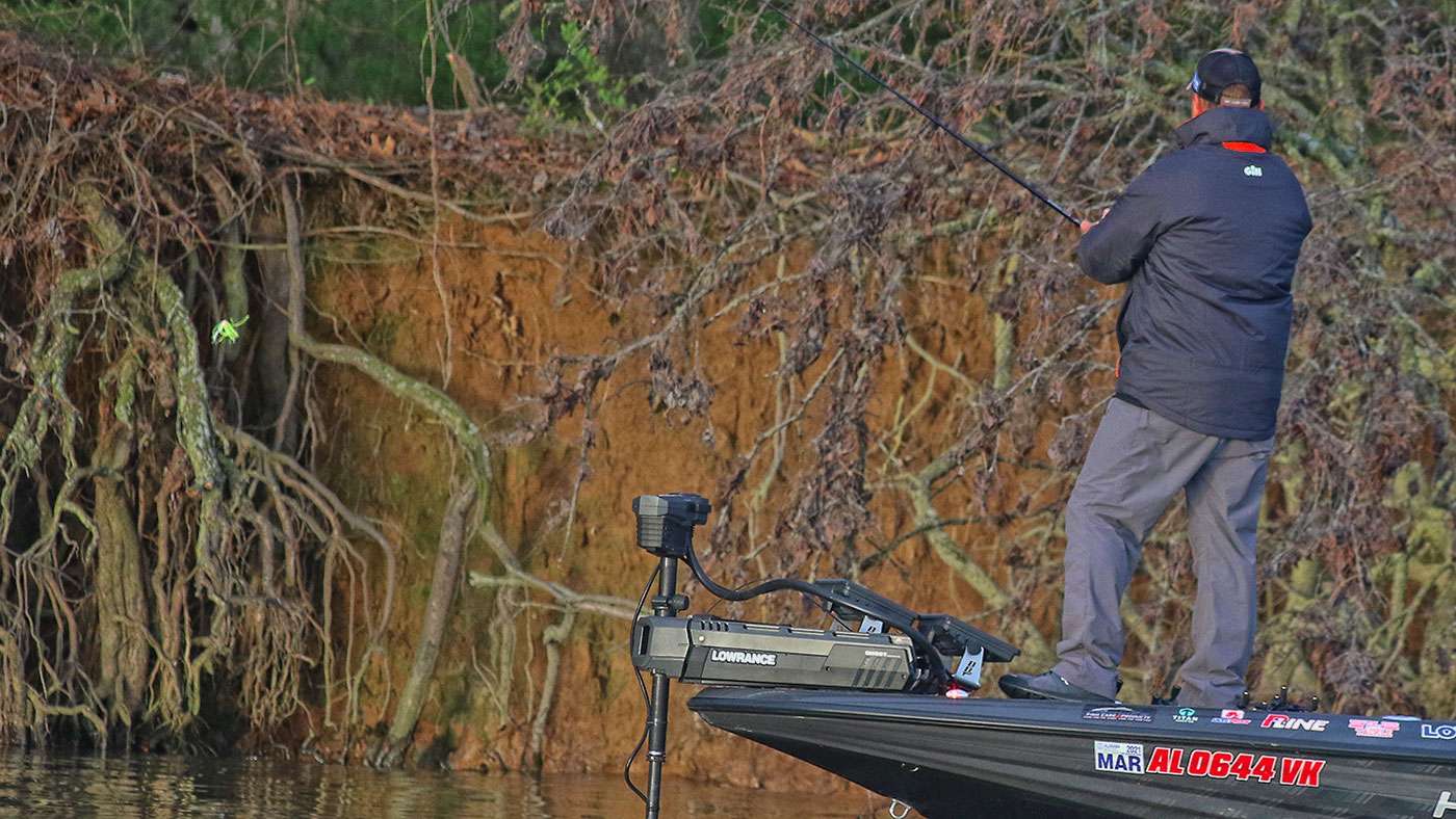 See the Elites get into gear on the first morning of Day 1 of the 2021 Guaranteed Rate Bassmaster Elite at Pickwick Lake!