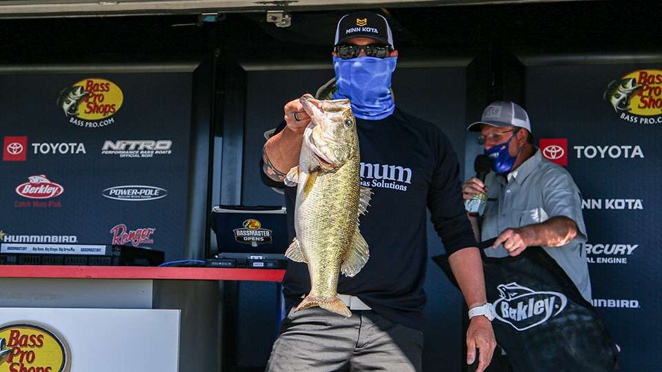 See how the Opens anglers fared on the first day of the 2021 Basspro.com Bassmaster Open at Harris Chain of Lakes!
<br><br>First up, Dustin Reneau (26th, 15 - 6)
