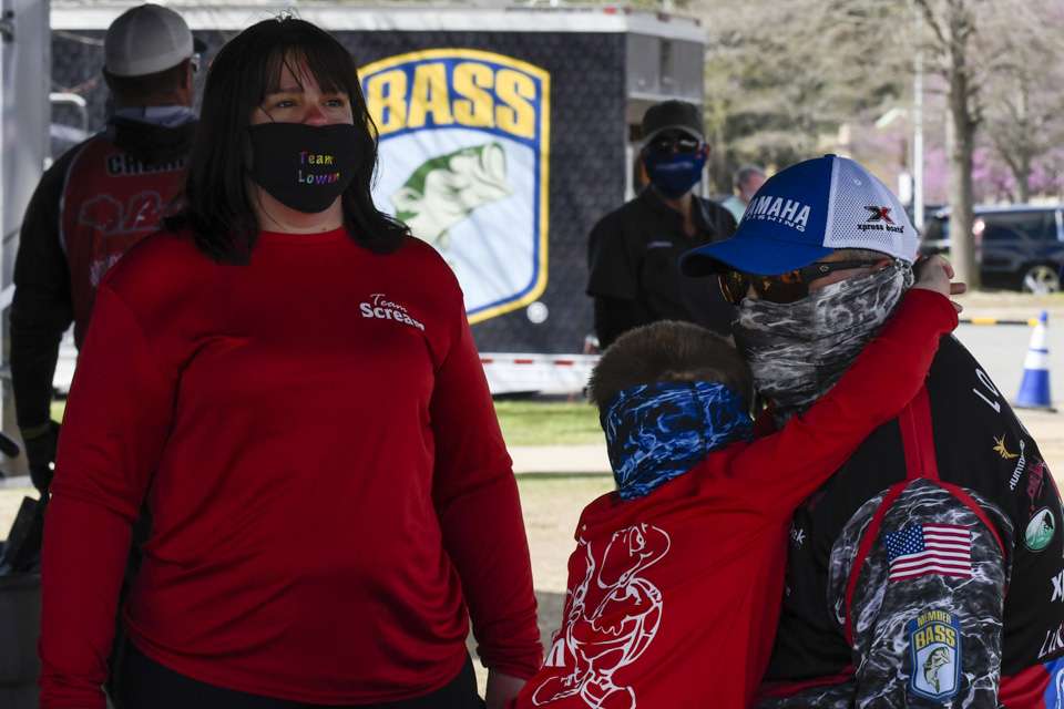 Go behind the scenes on a rare semifinal Monday on at the Guaranteed Rate Bassmaster Elite at Pickwick Lake. 