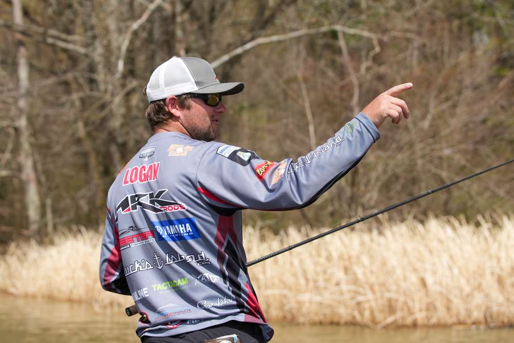 See Wes Logan land a lunker late Day 3 of the 2021 Guaranteed Rate Bassmaster Elite at Pickwick Lake!
