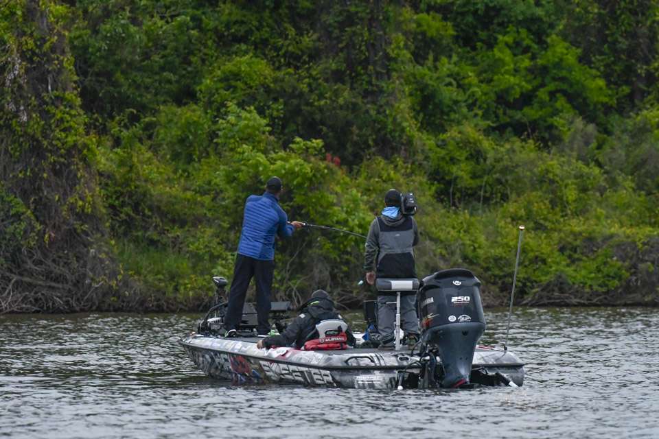 Head out with Quentin Cappo as he gets going strong early Day 2 of the 2021 Guaranteed Rate Bassmaster Elite at Lake Fork!