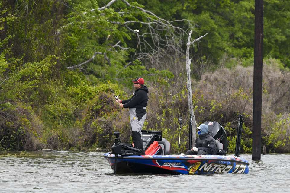 Follow Brian Snowden on Day 2 of the Guaranteed Rate Bassmaster Elite at Lake Fork. 
