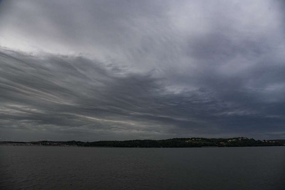 Look as the anglers endure the rough weather coming in on Day 1 of the Basspro.com Bassmaster Open at Pickwick Lake! 