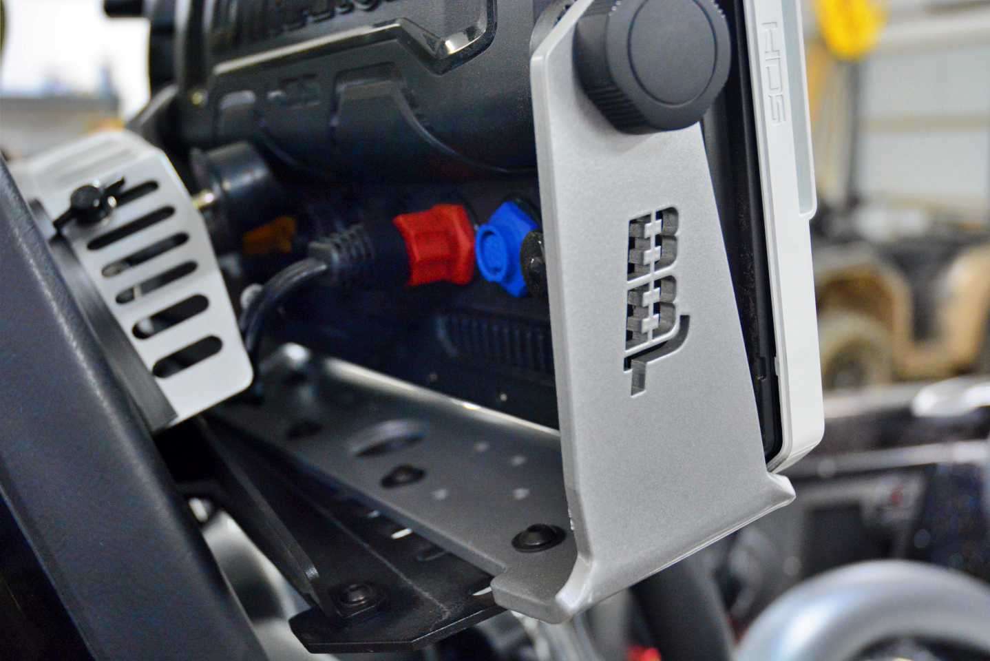 The units are mounted on a Bass Boat Technologies Dual Dash Mount, designed specifically for the Falcon F20.  