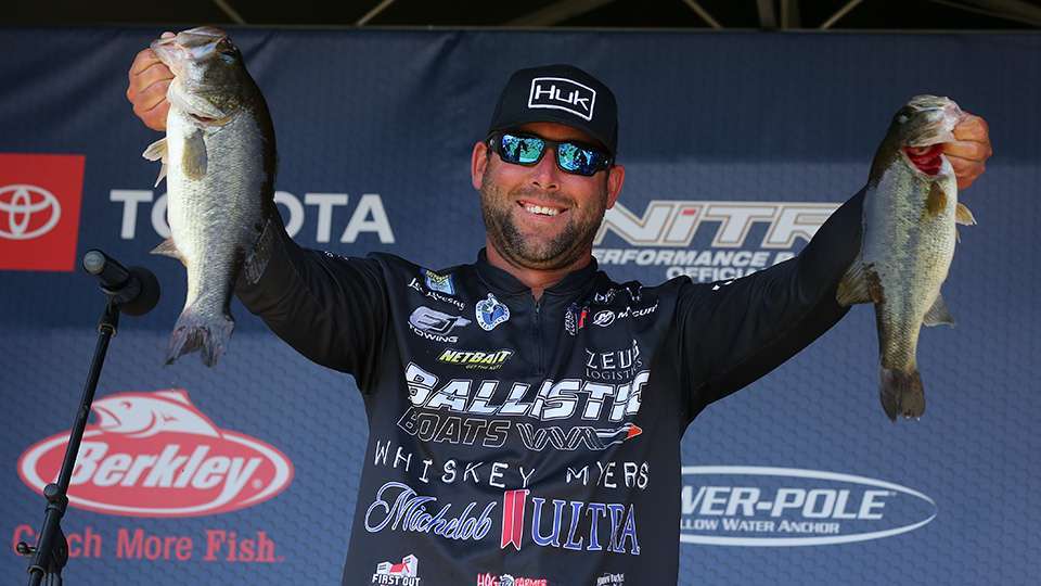 There were 71 limits on Day 1 among 98 Elites, and Lee Livesay benefited from a bass more than twice as large as the average of 1 pound, 10 ounces. Livesayâs 3-9 kicker in his limit would be among the smaller keepers on the next Elite stop at Lake Fork where he guides, but his fish helped him to stand fourth with 12-8, and he parlayed that into a Top 10. 