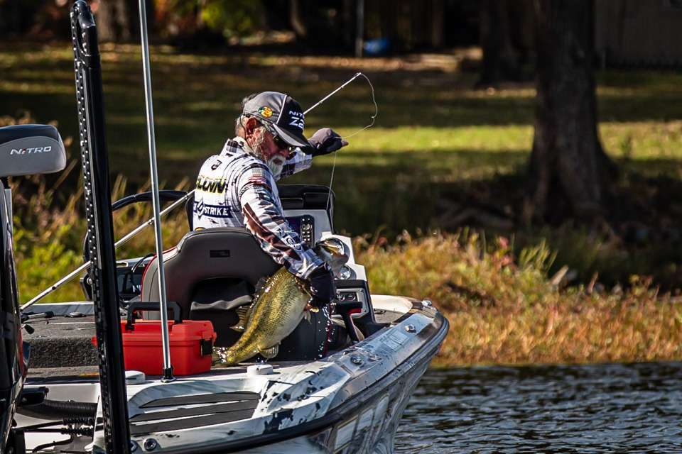 Last year, Rick Clunn took the Day 1 lead with 29-4, proving once again that one should never believe their best moments are behind them. Clunn led second-place Patrick Walters by 3-6 in the November event, when fishing was less consistent and 100 pounds was thought unreachable by most.