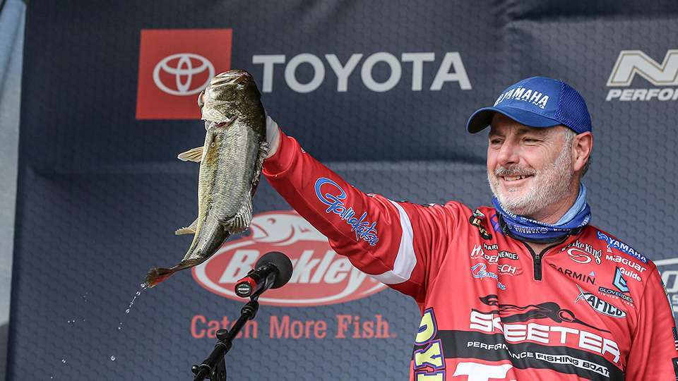 Mark Menendez suffered the small fish syndrome on Day 1, but his Day 2 limit of 9-4, bolstered by this 4-4, propelled him from 67th to 38th. He found quality again on Day 3, and his 10-4 was among the 10 bags eclipsing double digits. Menendez climbed to finish 19th and moved nine spots up the AOY standings to 14th.