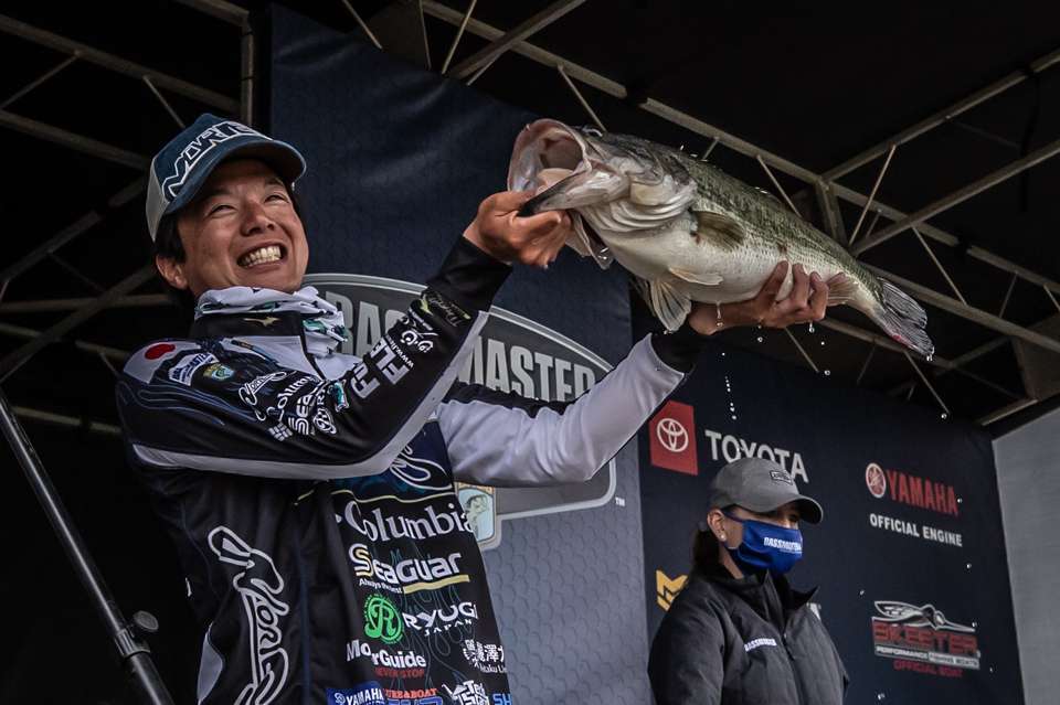 Ito was super happy to show off his 8-14 to the weigh-in crowd at the Sabine River Authority facility, giving a nod to Dave Mercerâs call of g-g-g-g-giant bass. Ito fished all four days, finishing seventh to climb 20 spots in the AOY standings to 17th.