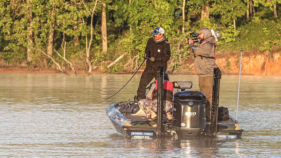 Follow along with Chris Zaldain on the final day of the 2021 Guaranteed Rate Bassmaster Elite at Lake Fork!