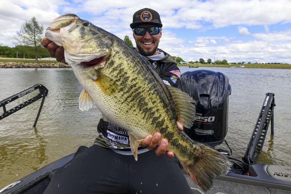 Carl Jocumsen earned the Phoenix Boats Big Bass bonus on Day 3 with this 9-5. It came just a week after the Australian was filmed catching a 10-pounder. 