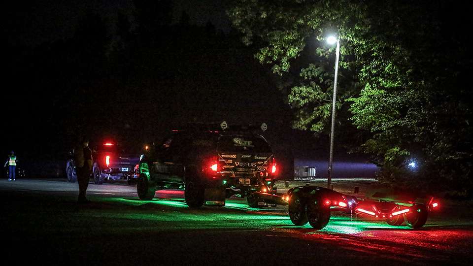 Day 2 of the Basspro.com Bassmaster Open at Pickwick Lake is officially underway on beautiful Pickwick Lake!