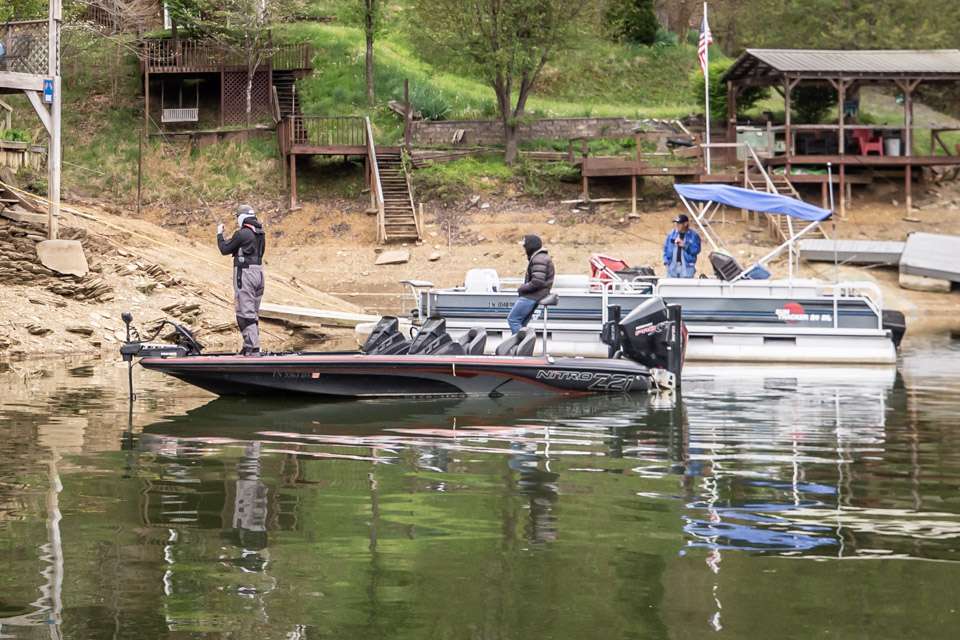 Take a look at Opens pro Drew Boggs as he searches for the right five on Championship Saturday at the 2021 Basspro.com Bassmaster Southern Open at Douglas Lake. 