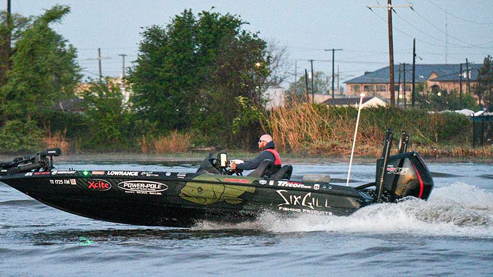 The Elites race to their starting spots on Day 1 Dovetail Games Bassmaster Elite at Sabine River sponsored by 