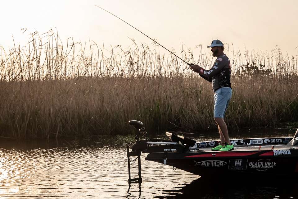 Follow along with Gerald Swindle as he tries to make the Day 3 cut on Day 2 of the Dovetail Games Bassmaster Elite at Sabine River sponsored by 'Bassmaster 2022' the video game!