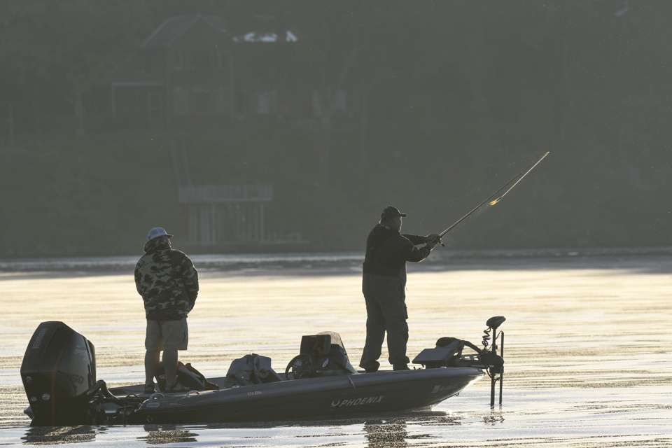 Follow along with Day 2 leader Lonnie Cochran as he gets started early on Championship Saturday of the 2021 Basspro.com Bassmaster Open at Pickwick Lake!