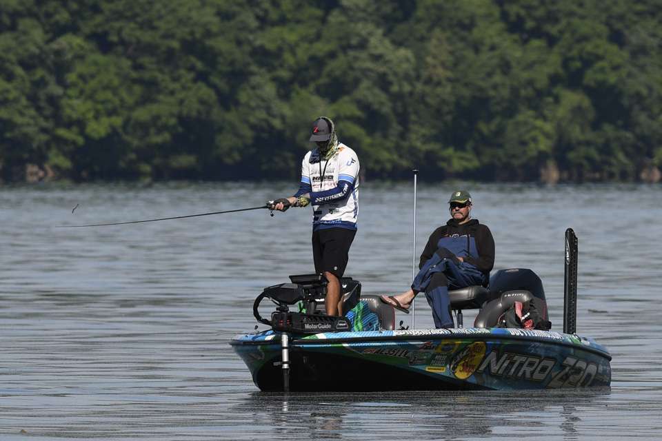 Head out with Joey Nania as he tackles the final day of the 2021 Basspro.com Bassmaster Open at Pickwick Lake!