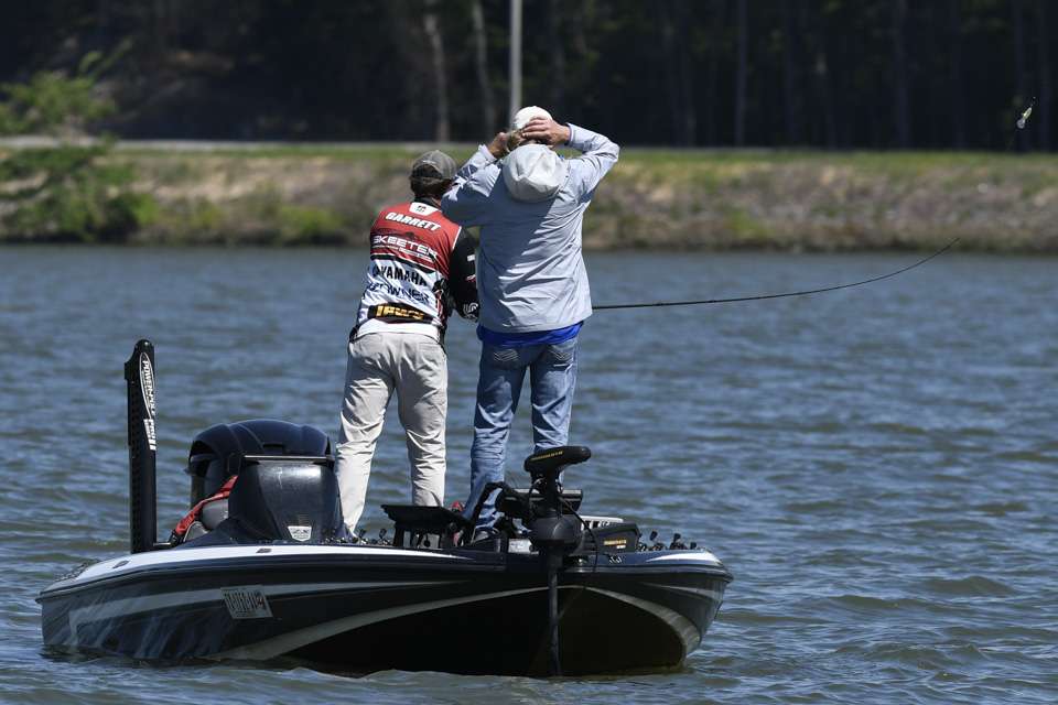 Catch up with John Garrett as he takes on the final day of the 2021 Basspro.com Bassmaster Open at Pickwick Lake!
